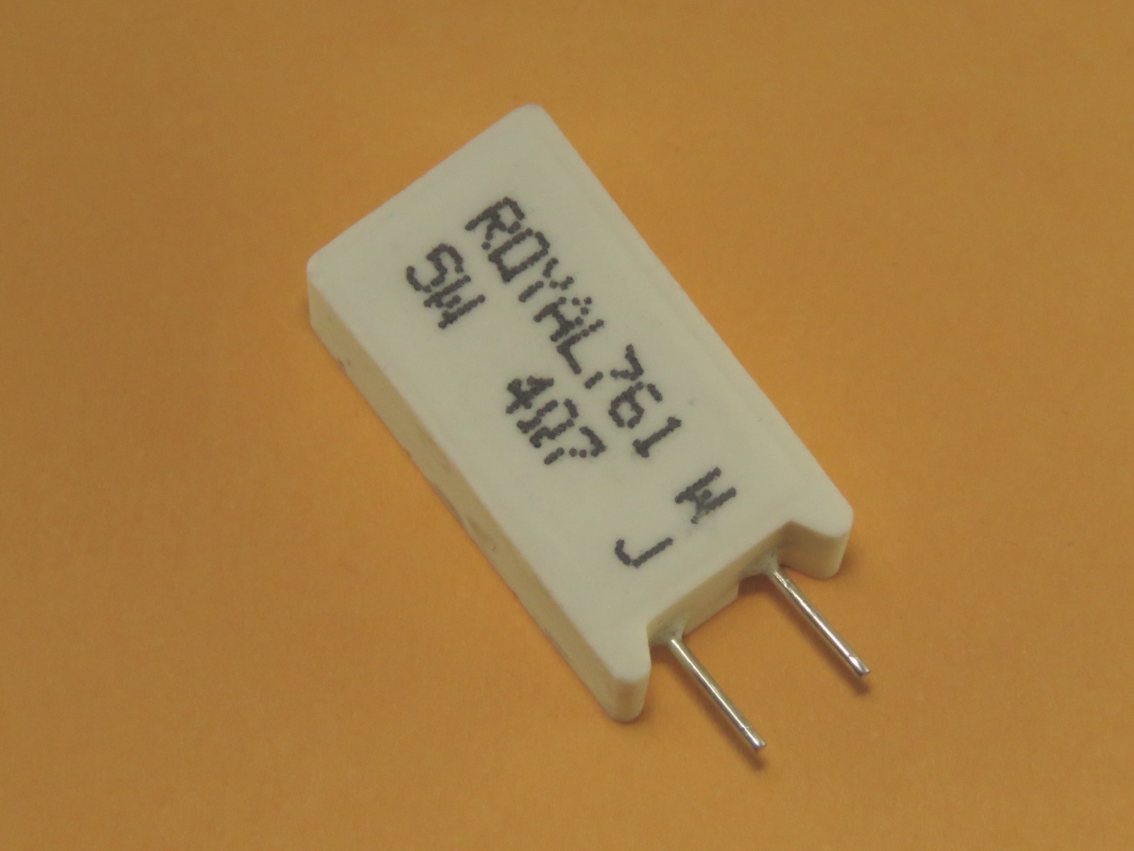 Résistance 4.7 Ohms 5W RES-4R7-6W-R