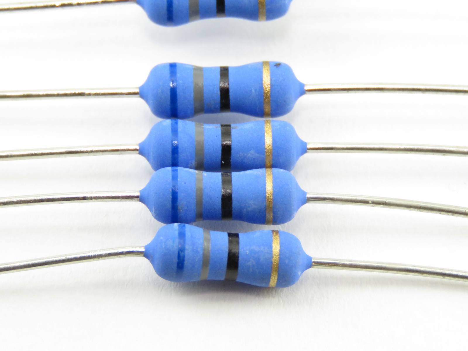 Résistance 68 Ohms 1W RSF1WS-68R