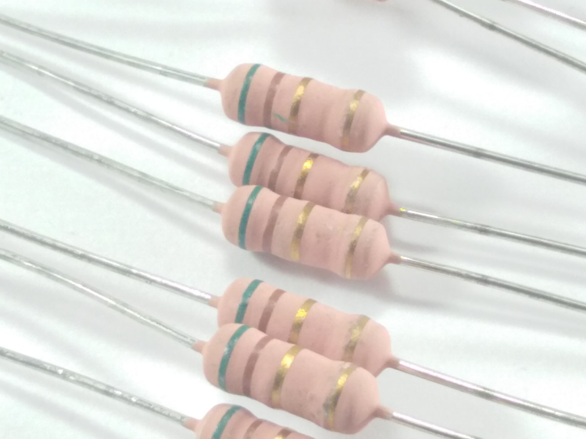 Résistance 5.1 Ohms 2W RSF2W-5R1