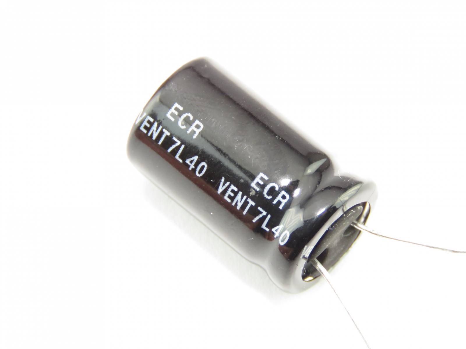 Condensateur chimique 2200uF 25V SKR222M1EJ26 (image 2/2)