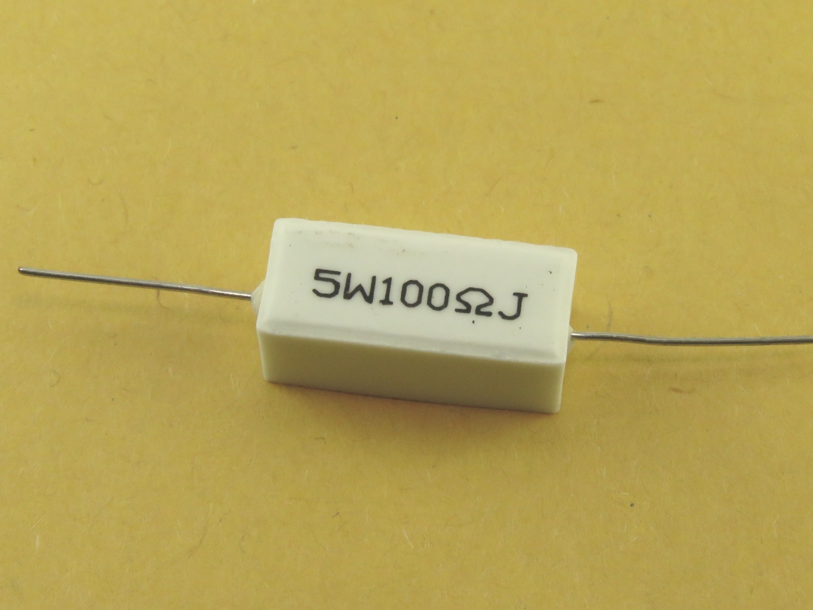 Résistance 100 Ohms 5W SQP5-100R-YAG