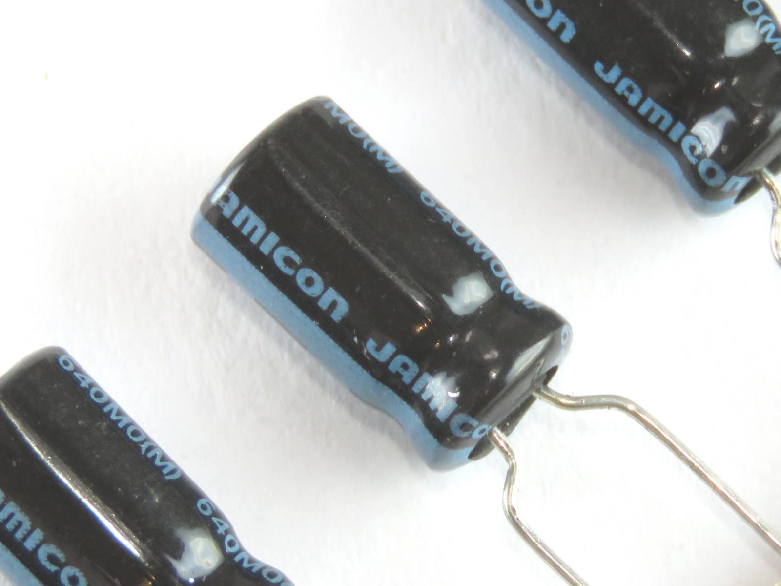 Condensateur chimique 470uF 10V TKP471M1AE11M (image 2/2)