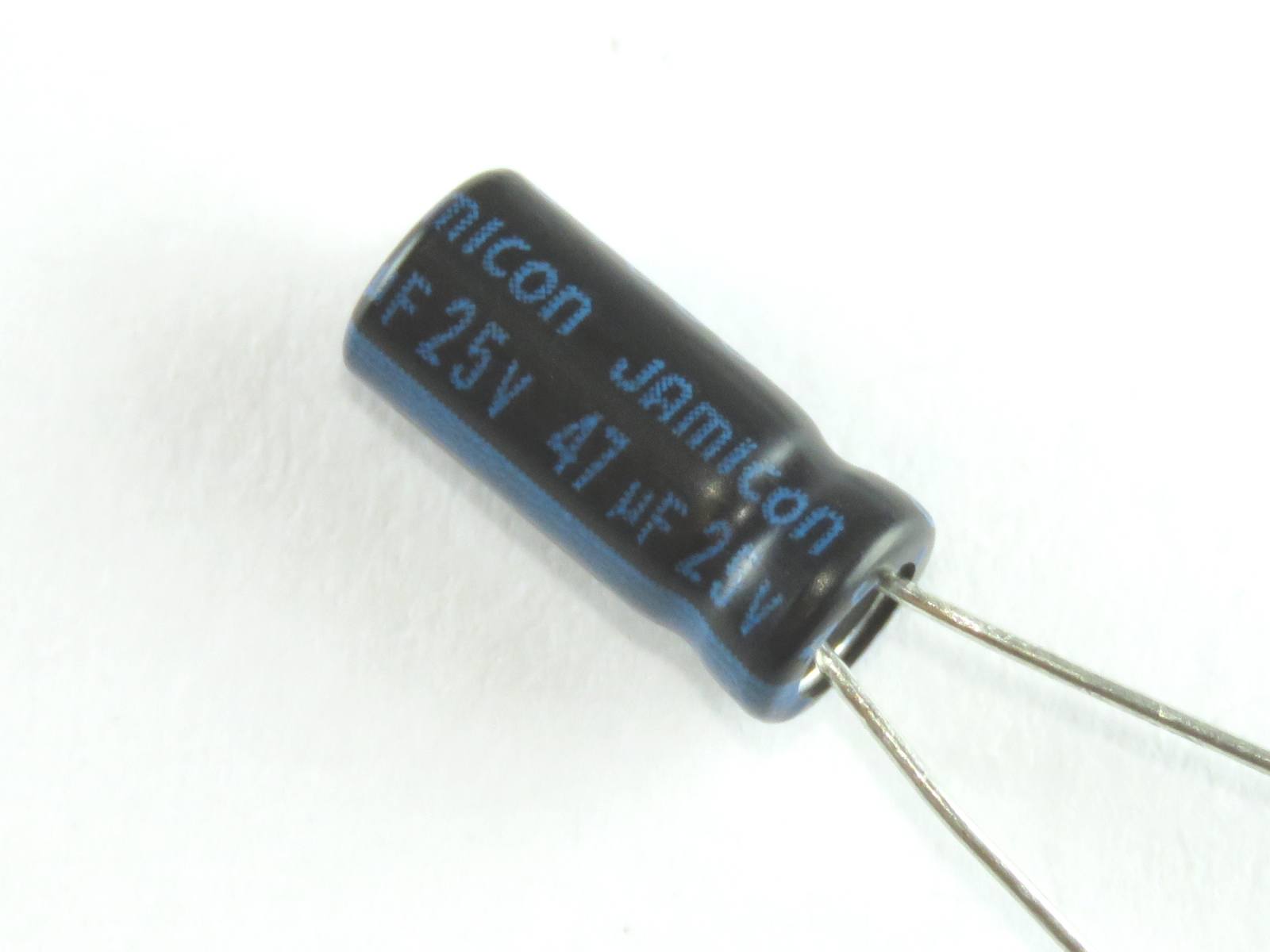 Condensateur chimique 47uF 25V TKR470M1ED11