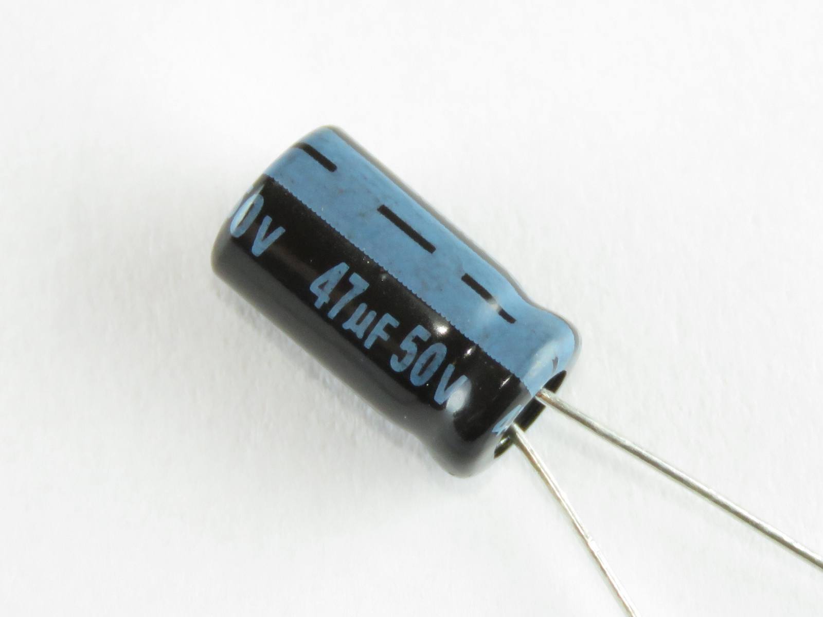 Condensateur chimique 47uF 50V TKR470M1HE11M