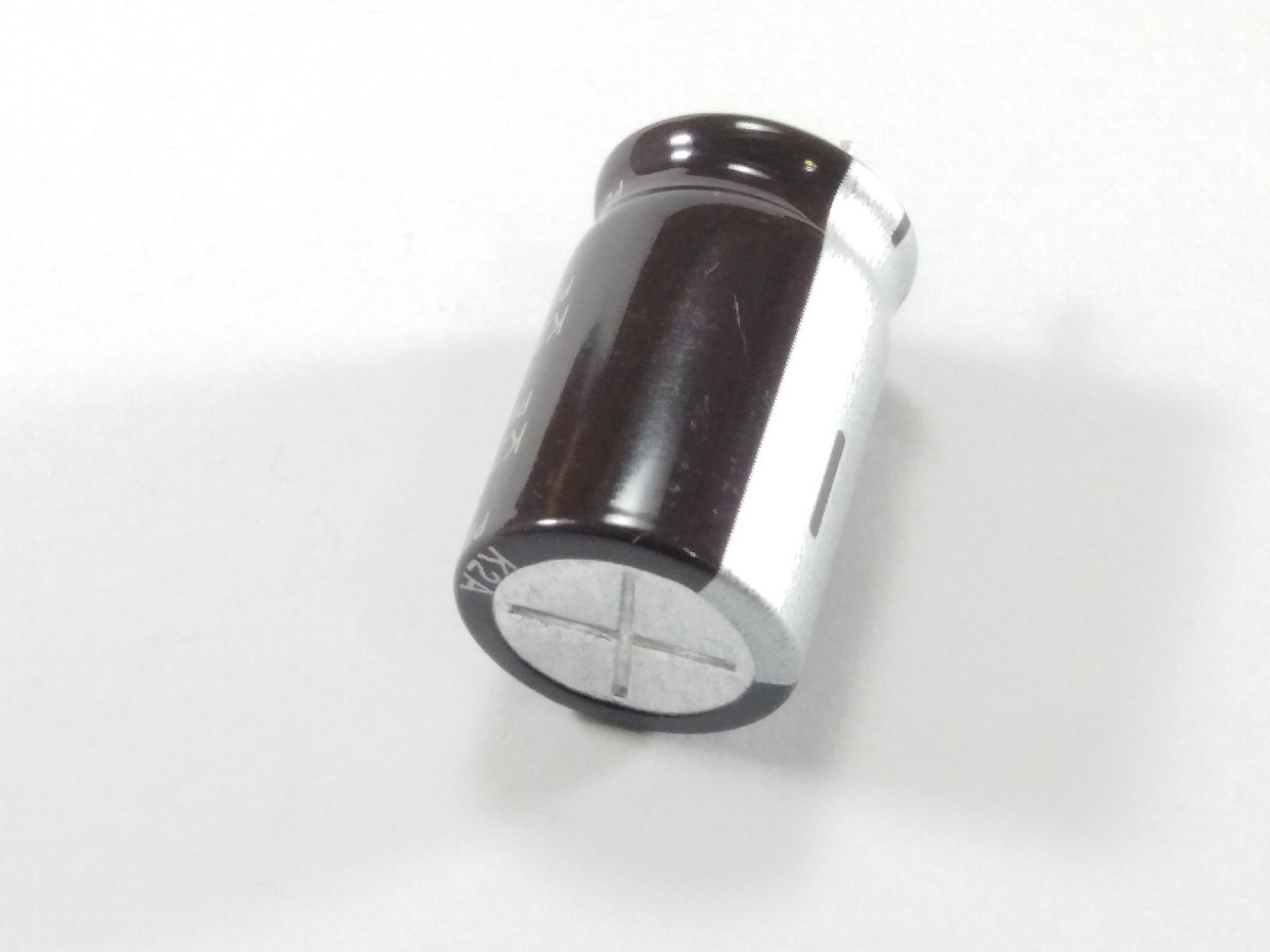 Condensateur chimique 1000uF 50V WL1H108M16025BB (image 3/3)